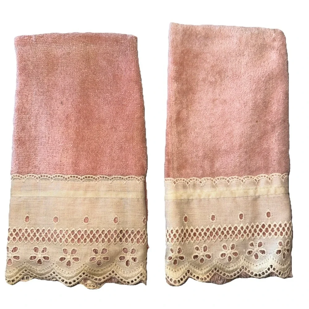 Set Of Vintage Ames Guest Hand Towels Pink Lace Edge Trim Cottagecore MCM